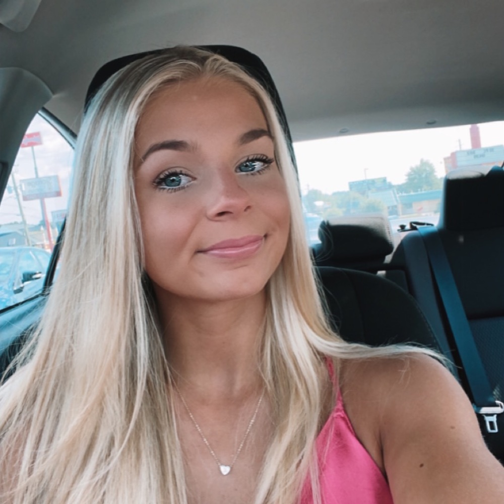 Meet your Posher, Kayla